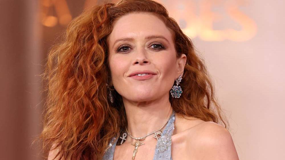Natasha Lyonne claims ICE detained her after the flight kicked off