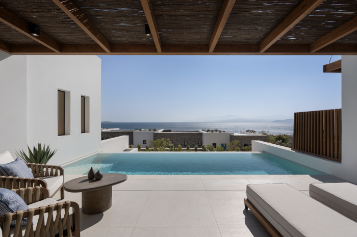 VIONE PAROS RETURNS FOR ANOTHER SEASON OF EFFORTLESS DESIGN LED REFINEMENT | News