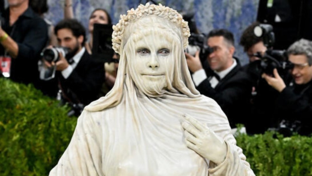 Heidi Klum shocks at the 2026 Met Gala with 'Living Sculpture' ensemble