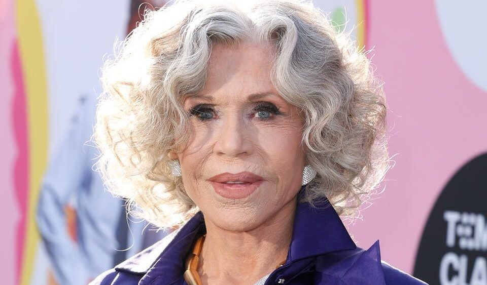Jane Fonda Swoons Over Robert Redford During TCM Film Festival Tribute
