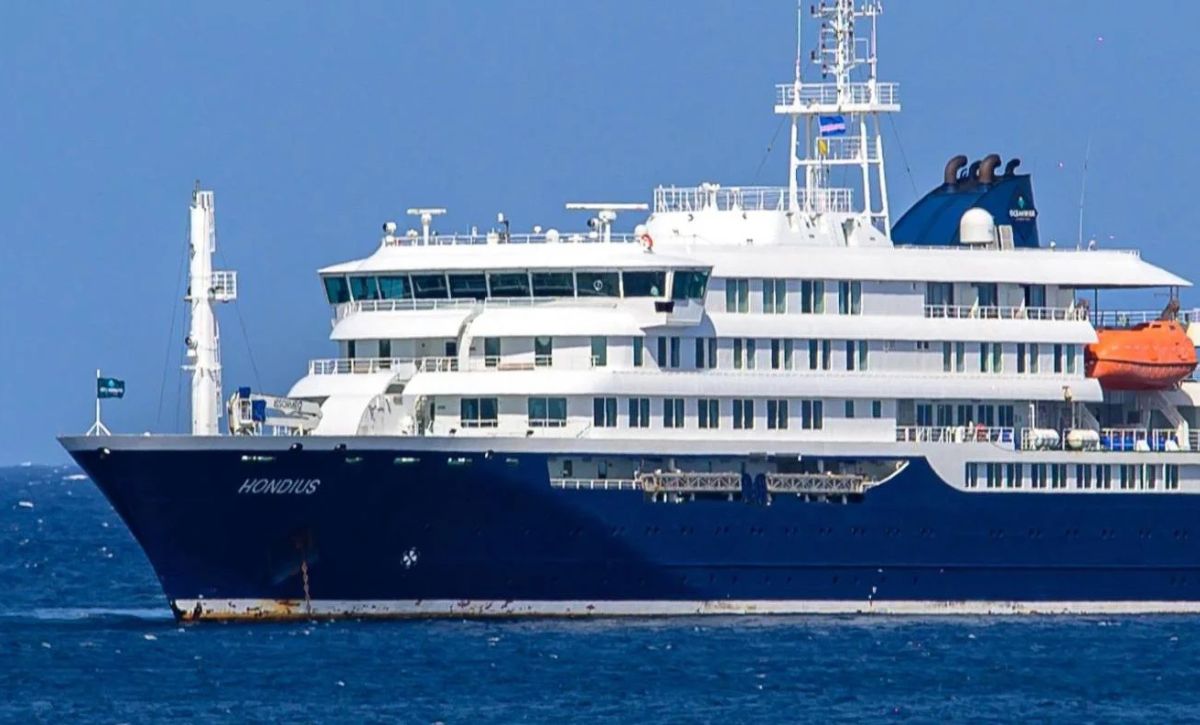 3 People Are Dead and 17 Americans Remain Stranded on a Cruise Ship After a Suspected Hantavirus Outbreak (1)