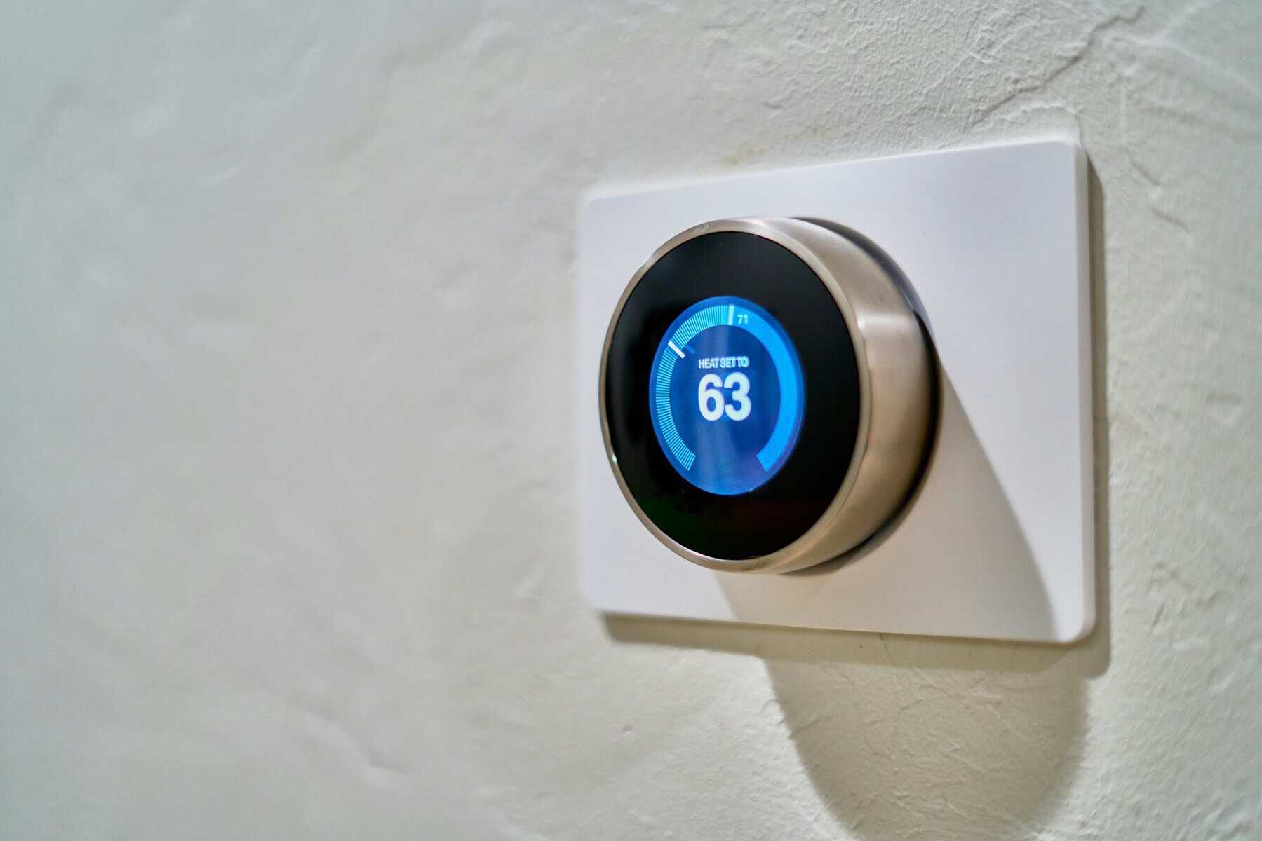 Design a home that stays cool in hot weather