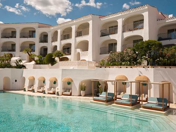 PATMOS AKTIS, A LUXURY COLLECTION RESORT & SPA, REOPENED FOR SUMMER 2026 WITH NEW BEACHFRONT SUITES | News