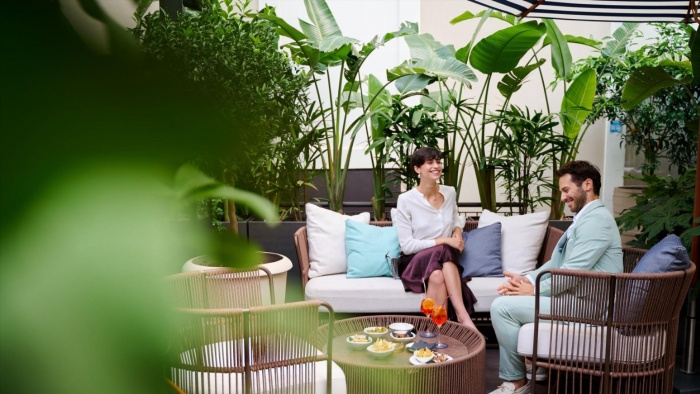 An unexpected garden in Milan: al fresco lunch, aperitifs and dinner in the middle of the green | News
