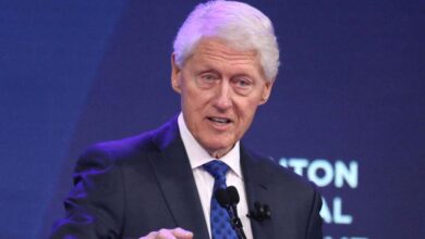 Bill Clinton's Outing Sparks Health Concern as Ex-Prez Seen on Vacation