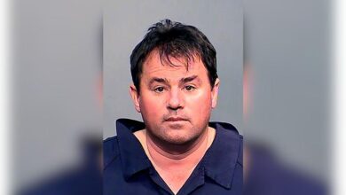 Cult leader asks bizarre questions while representing himself at trial
