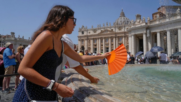 Search demand for cooler destinations due to persistent heat waves | News